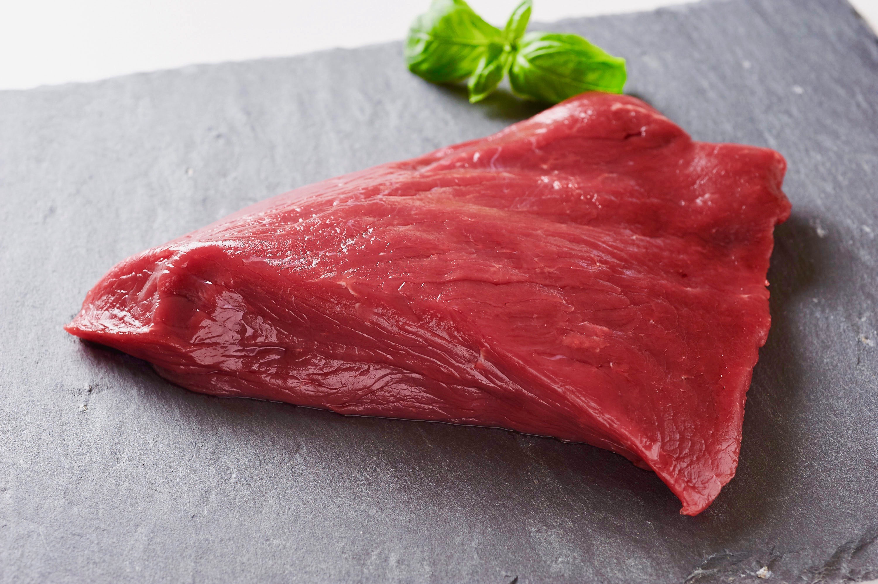 ダチョウのモモ肉